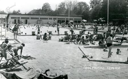 Plavalni bazeni, razglednica, 1970, arhiv Knjižnice Mirana Jarca Novo mesto, avtor neznan