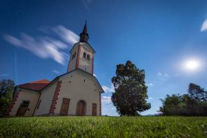 Cerkev sv. Trojice, Cerovec